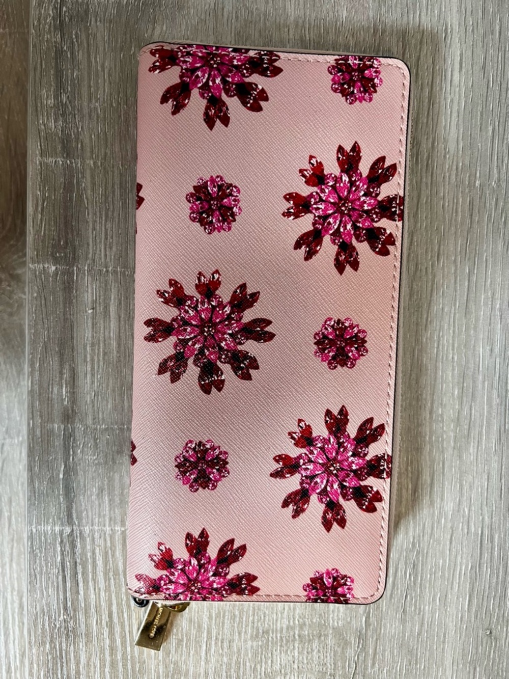 Michael Kors Blush Pink Floral Zip Wallet with Gold Logo - Picture 3 of 6